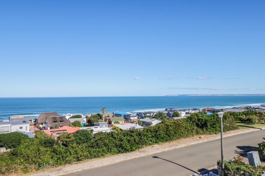 4 Bedroom Property for Sale in Outeniqua Strand Western Cape